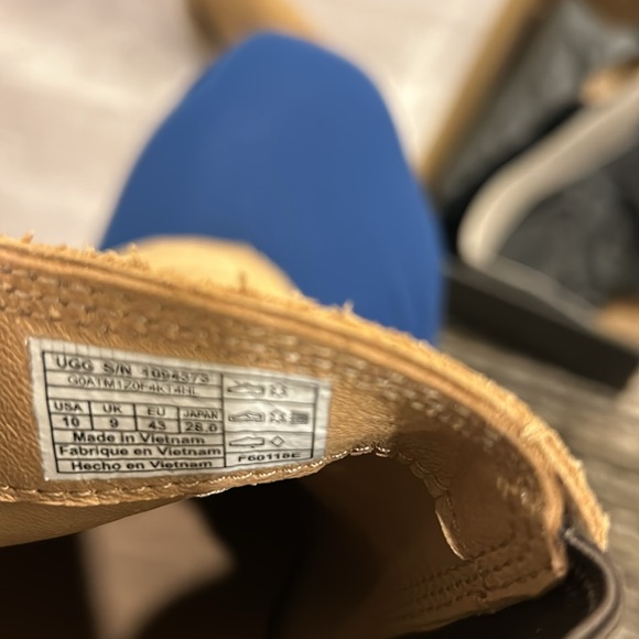 Ugg Chelsea Boots - Mens Size 10 - Picture 4 of 8